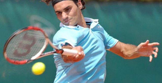 Federer sufre ante Nalbandián pero se mete en semifinales