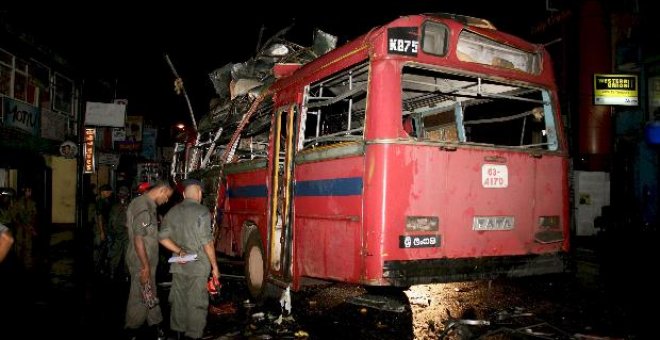 El Ejército atribuye a la guerrilla tamil el atentado en el autobús que causó 26 muertos