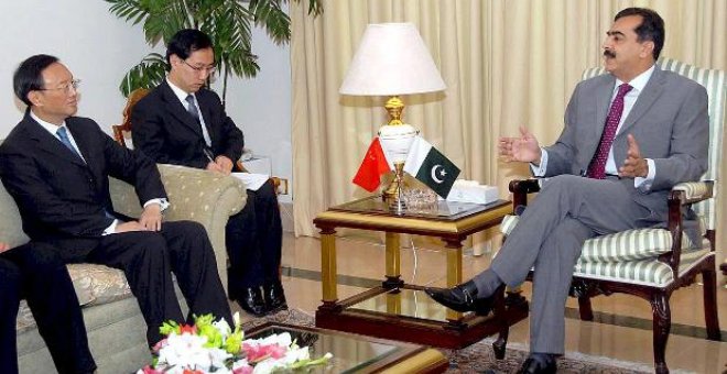 Pakistán pide ayuda a China para paliar su crisis energética y alimenticia