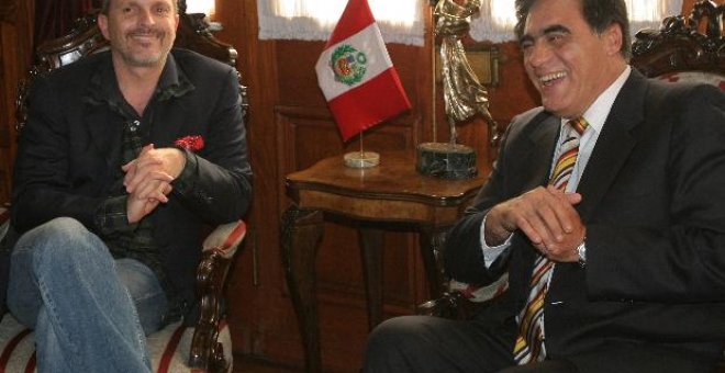 Miguel Bosé compromete al Congreso peruano en el rescate de su fino algodón