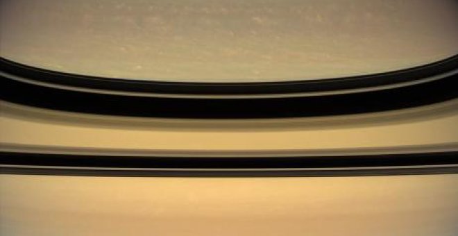 La sonda Cassini-Huygens capta una inmensa tormenta eléctrica en Saturno