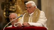 Benedicto XVI preside el rezo del rosario en el inicio del mes de mayo