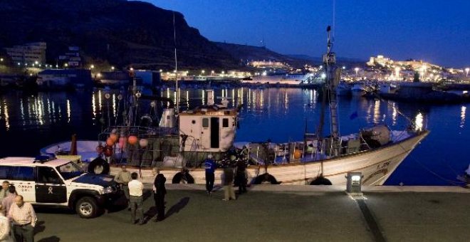 Interceptan un pesquero marroquí faenando sin licencia en aguas españolas