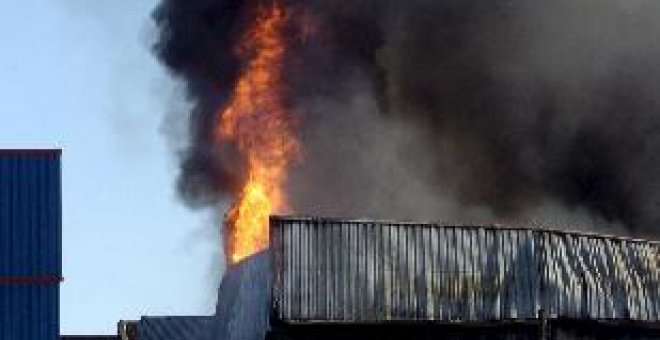 Un incendio en una vivienda obliga a desalojar un edificio en Córdoba