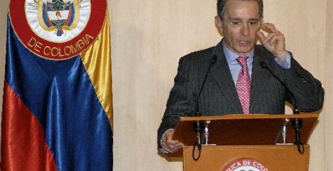 Uribe dice que los bienes que "Macaco" entregue en EE.UU. también serán para reparar a las víctimas