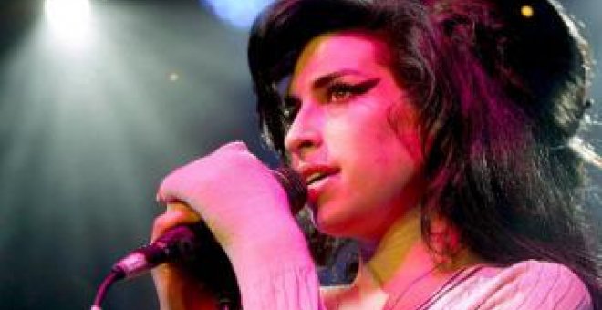 Detenida en Londres Amy Winehouse por supuesta posesión de drogas