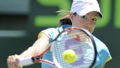 Justine Henin sufre su primera derrota en tierra este año