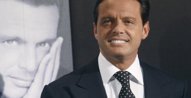 Luis Miguel defiende que "un artista debe ser apolítico y dedicarse a sus canciones"