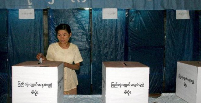 La oposición democrática denuncia un fraude masivo en el referéndum de Birmania