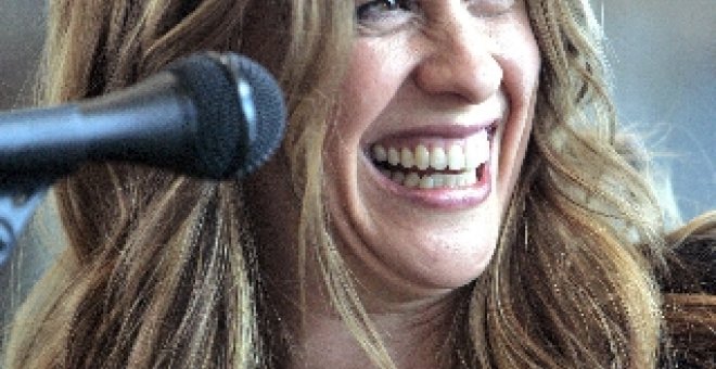 Alanis Morissette lanza "Flavors of entanglement" y actúa en España en junio