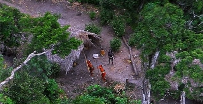 Tribus aisladas de la Amazonía y acosadas en Perú buscan refugio en Brasil