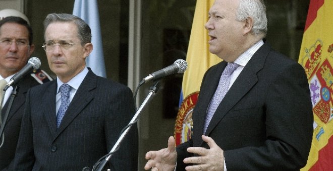 Moratinos le renueva el apoyo de España a Colombia en la búsqueda de la paz