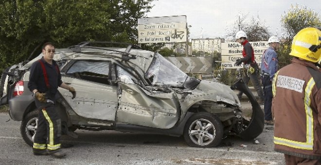 Cuatro muertos y un herido grave al salirse su coche de la carretera en León
