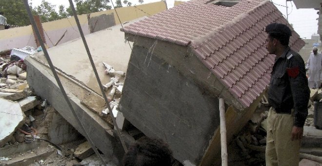 Mueren siete personas en el derrumbamiento de un edificio en sur de Pakistán