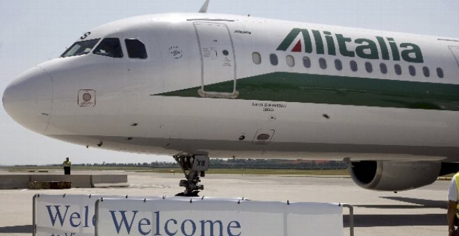 Berlusconi anuncia que ya está el capital necesario para relanzar Alitalia