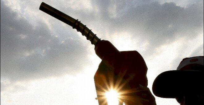 El precio del crudo de la OPEP se modera hasta los 120,80 dólares por barril