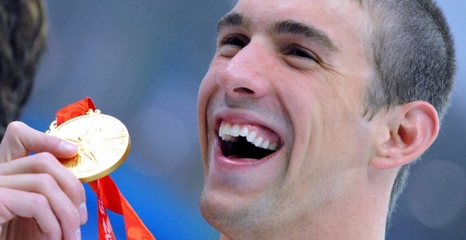Phelps, tras ganar la medalla de oro, cree que debe "mejorar la espalda"