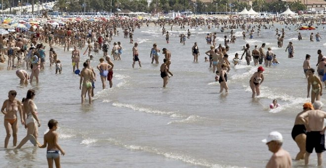 La Mesa de Turismo prevé que 17 millones de personas viajarán durante el puente