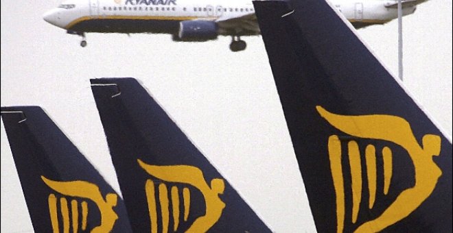 Los pasajeros de Ryanair facturan sin problemas en los vuelos programados en Barajas