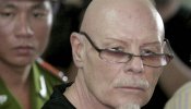 El rockero Gary Glitter deja Bangkok en un avión con destino a Londres