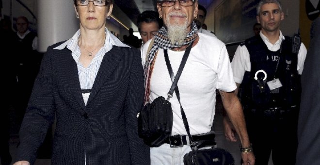 Gary Glitter llega a Londres tras cumplir una condena por pederastia en Vietnam