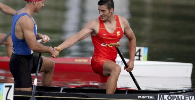 Cal logra la medalla de plata en C-1 500 metros tras el ruso Opalev, nuevo campeón