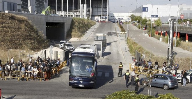 Dos mil personas dan su adiós a dos hermanos que iban a un bautizo a Canarias