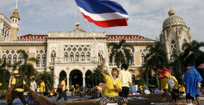 Los manifestantes desafían la orden de desalojo del primer ministro tailandés