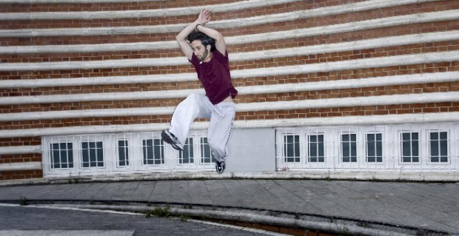 Modas urbanas como el "parkour" se hacen un hueco en Vitoria