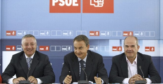 El PSOE pide a las comunidades y consistorios que estudien congelar los sueldos de los altos cargos