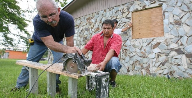 Bush declara el estado de emergencia en Florida ante la llegada de huracán "Ike"