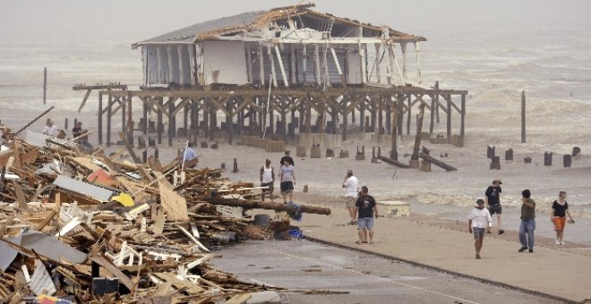 "Ike" deja al menos dos muertos en Texas y Luisiana, pero el impacto es menor de lo temido