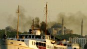 Se hunde un barco con 150 pasajeros a bordo en el oeste de Turquía