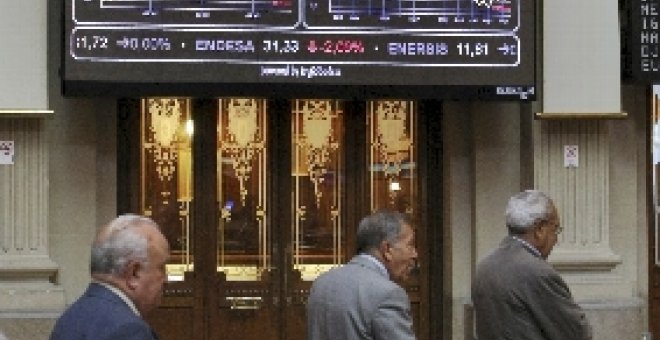 La Bolsa cae a mínimos anuales tras perder el 5% y los 10.900 puntos