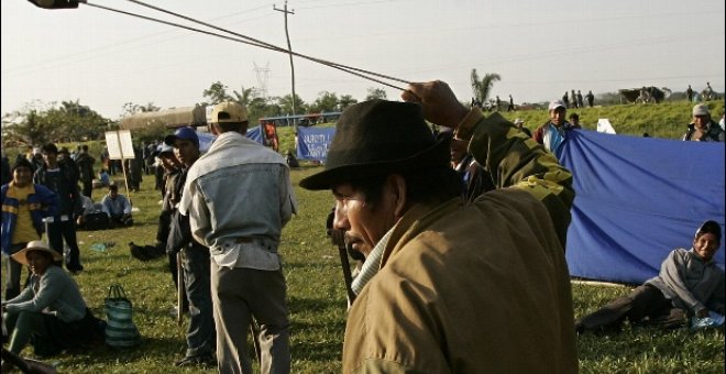 Los seguidores de Morales mantienen los bloqueos y exigen la renuncia de los líderes opositores