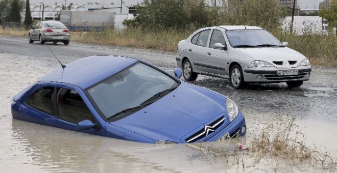 Cortada la A-3 en Madrid en tres puntos por la presencia de balsas de agua