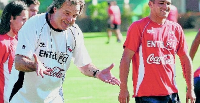 La cordura del 'loco' Bielsa revive el fútbol de Chile