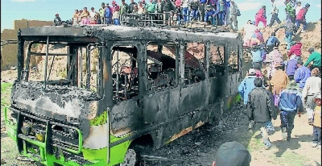 Una turba enfurecida quema vivos a dos ladrones en Bolivia
