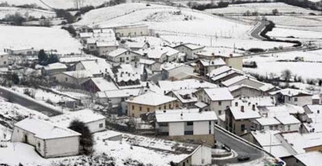 La nieve pone en alerta a seis comunidades