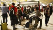 Nuevos problemas en Barajas por la niebla y la huelga de celo