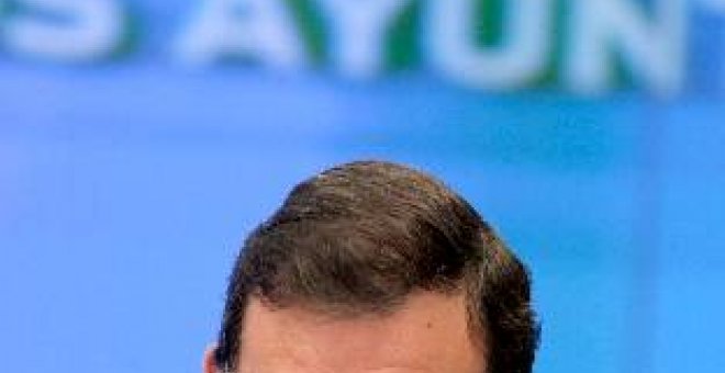 Rajoy acusa al Gobierno de "cachondearse" de la ciudadanía con el fondo local