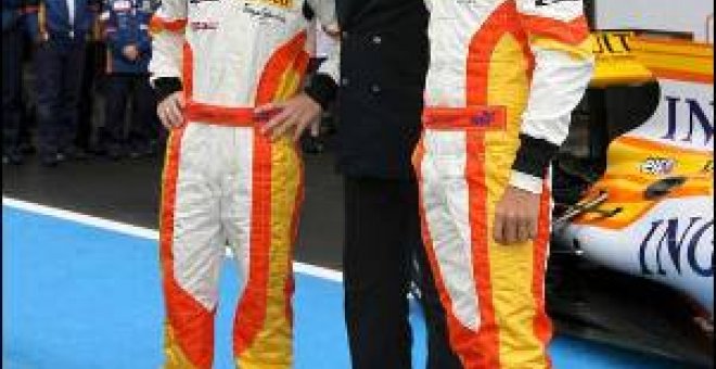 Briatore: "Alonso no se mueve de Renault"