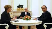 Merkel y Hollande presentan sus propuestas de paz a Putin: "El primer paso debe ser el alto el fuego"