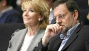 Rajoy claudica ante Aguirre