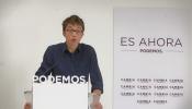 Podemos afea al PSOE que compita "por el tamaño de la bandera" en vez de por el cambio