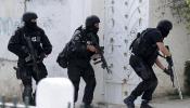 Militares tunecinos abaten a un compañero después de que matara a un oficial y seis soldados