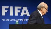 Blatter renuncia a la presidencia de la FIFA tras el escándalo de corrupción