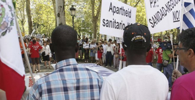 La Marea Blanca se concentra en Madrid para exigir que se respete el derecho a la asistencia de todos los migrantes