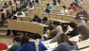 Las matriculaciones en universidades caen un 7,3% por la reducción de las becas y el aumento de las tasas