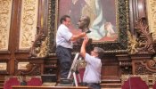 El Gobierno lleva a los tribunales al Ayuntamiento de Barcelona por no colgar una imagen de Felipe VI